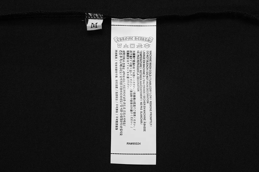 P150 Chrome Hearts 2026 official website new style cross letter logo on front and back, same style for men and women, short-sleeved T-shirt ·Customized 300g 100% double yarn pure cotton fabric ·Dyeing 32 count double-strand thread ·Collar label, hangtag, main mark and three labels complete Color: Black Size: XS S M L